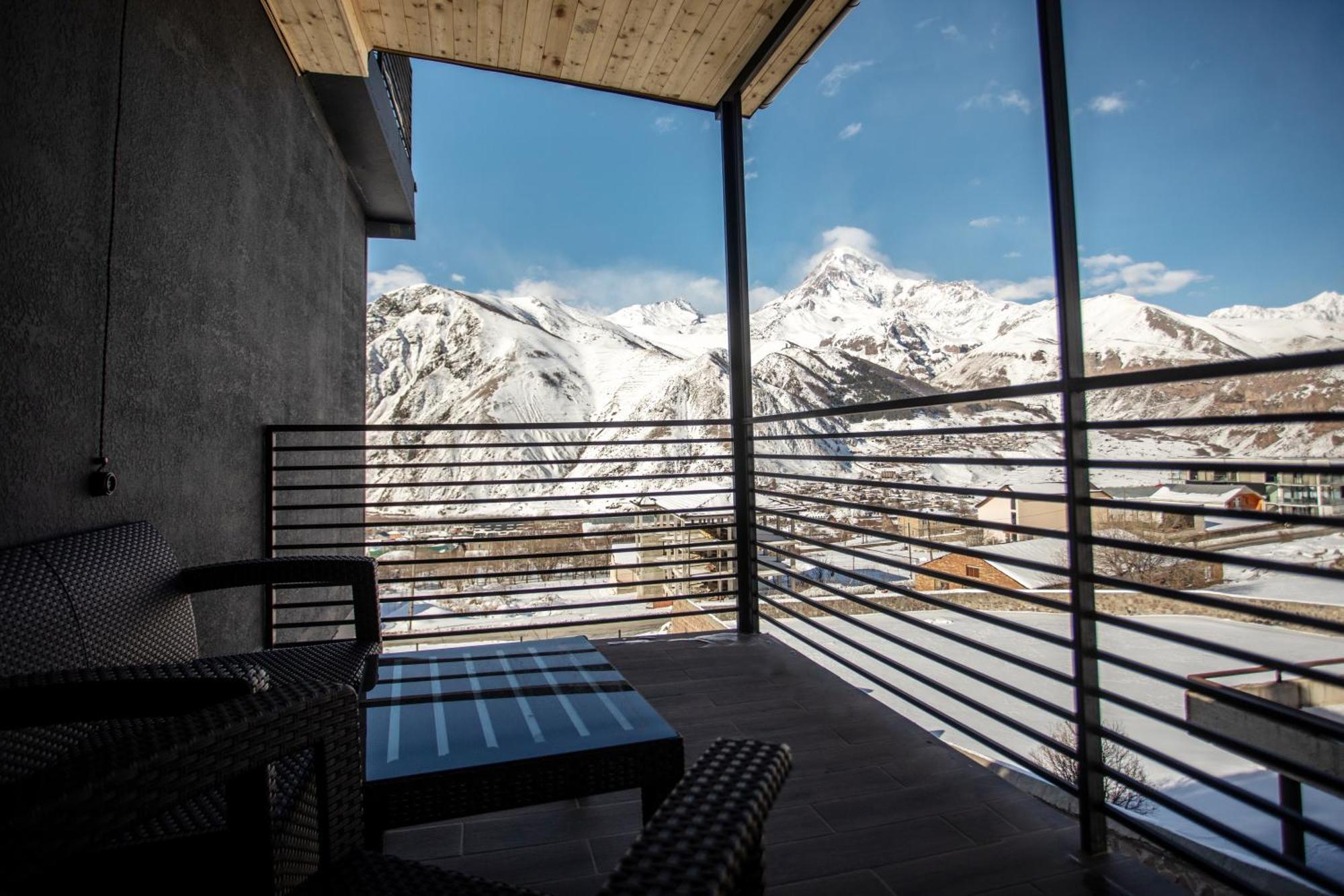 Kazbegi Hotel Grand View מראה חיצוני תמונה