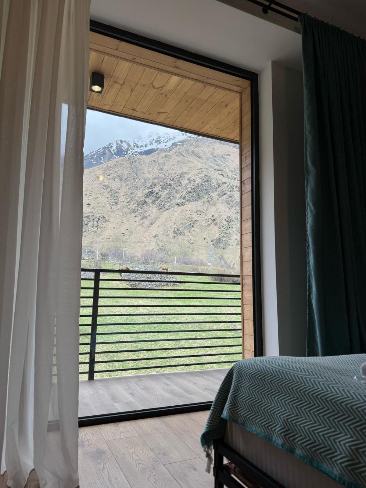 Kazbegi Hotel Grand View מראה חיצוני תמונה