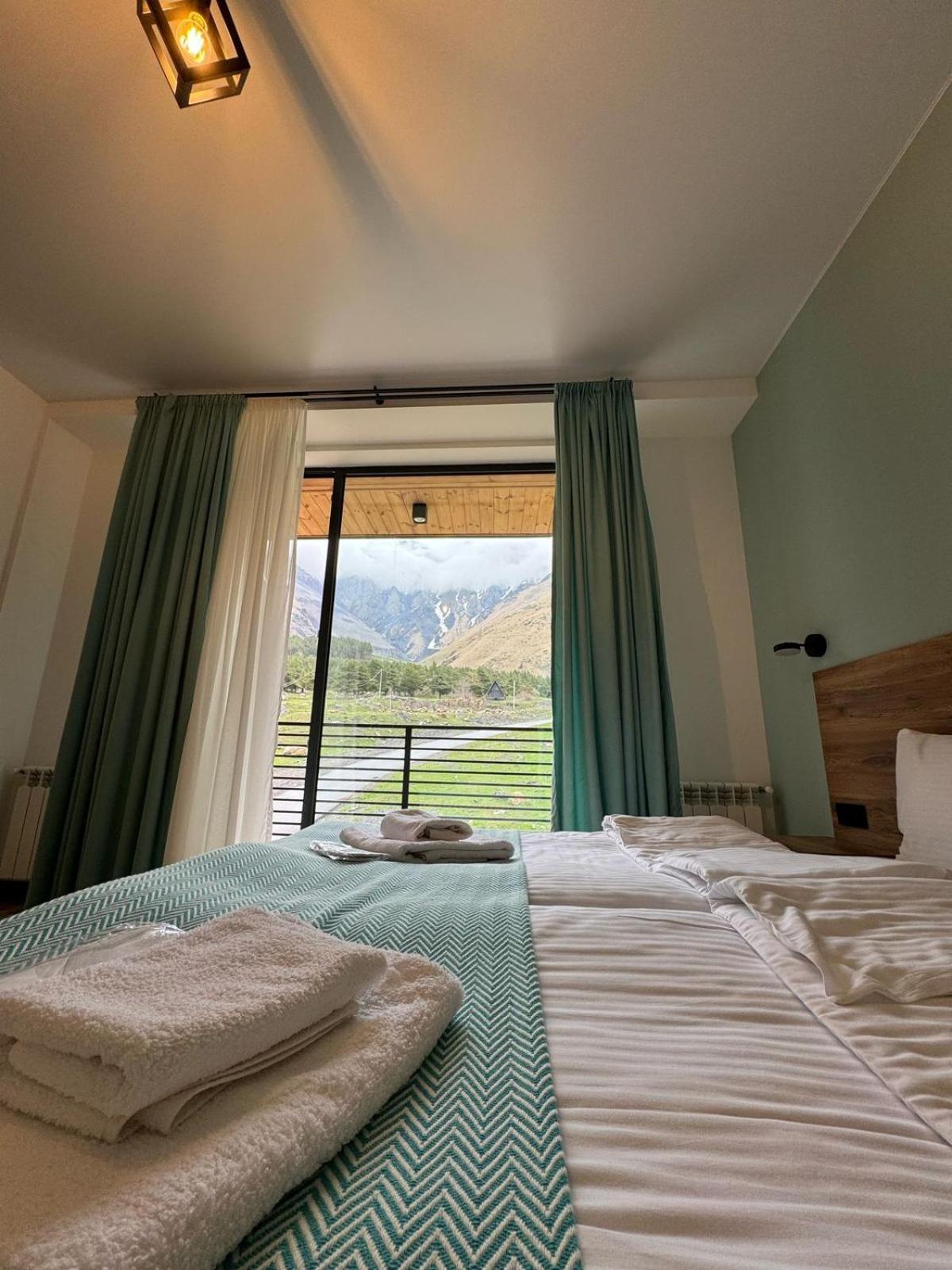 Kazbegi Hotel Grand View מראה חיצוני תמונה