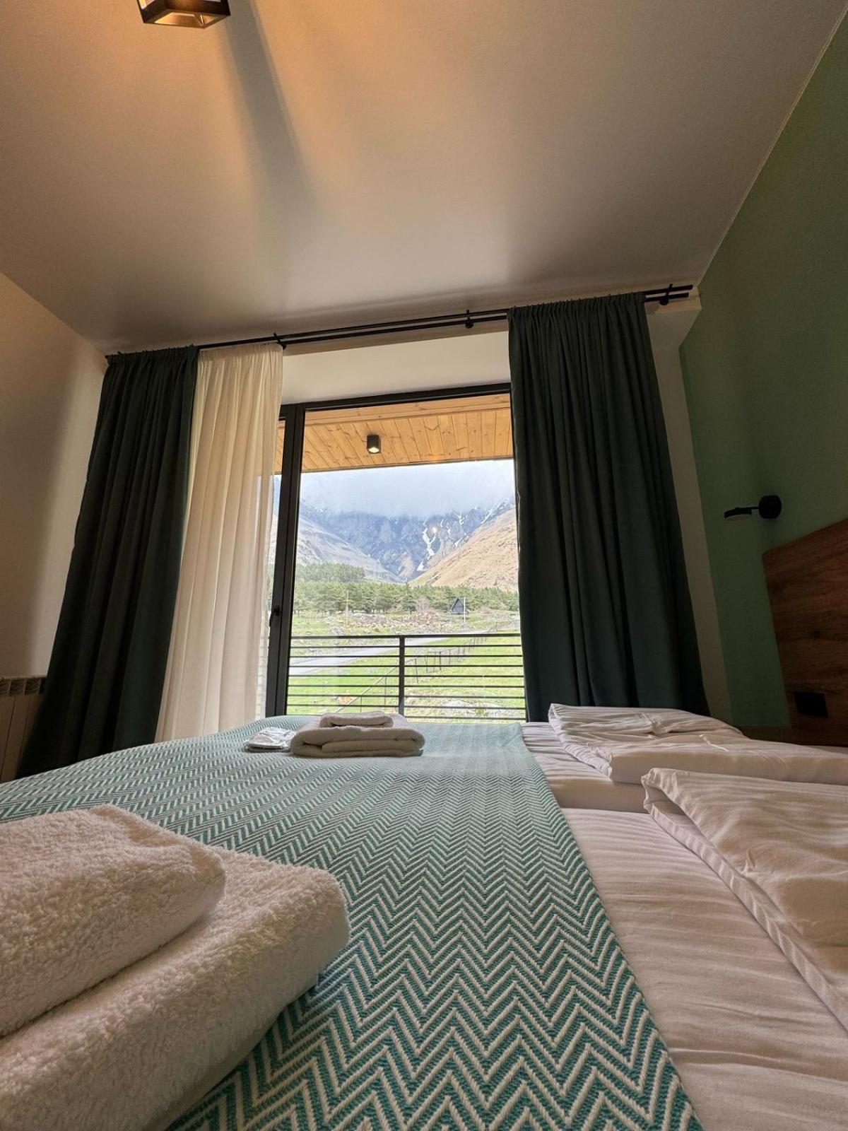 Kazbegi Hotel Grand View מראה חיצוני תמונה