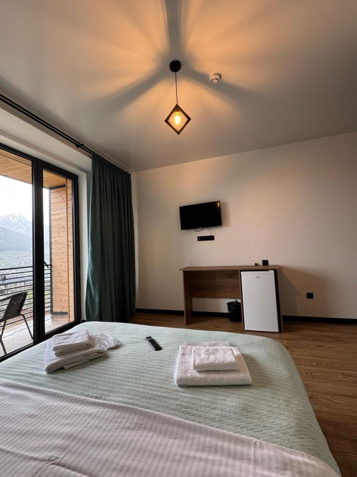 Kazbegi Hotel Grand View מראה חיצוני תמונה