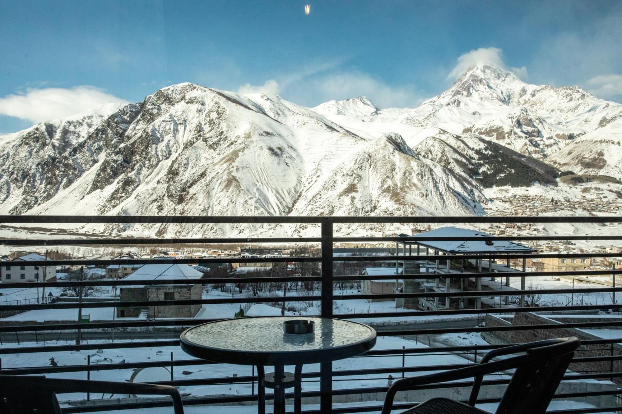 Kazbegi Hotel Grand View מראה חיצוני תמונה